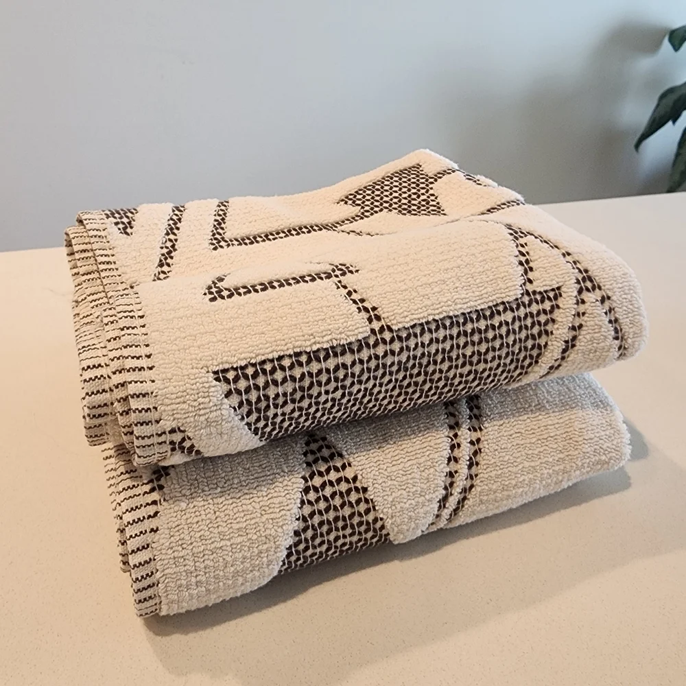 SET OF TWO Blayne Ivory And Black Abstract Geo Hand Towels - Picture 7 of 8